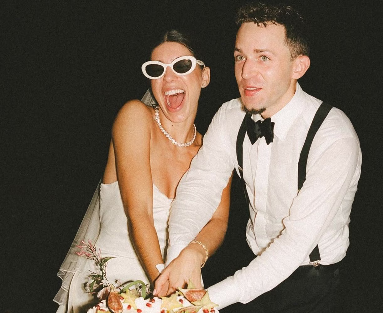 Imagen de una pareja feliz en su boda